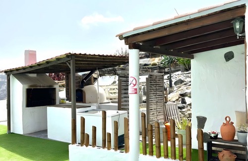 Arucas House | Holiday Home 'Ohana Paula' with Sea View, Private Pool and Private Terrace