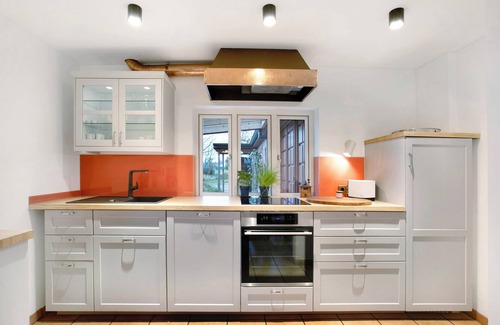 Hellert House | Holiday Home 'Olendeel' with Private Terrace, Private Garden and Wi-Fi