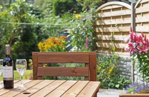 Aberhosan House | Holiday Home Pantpereg by Interhome