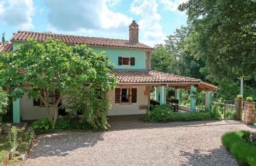 Martinski House | Holiday Home Paolici by Interhome