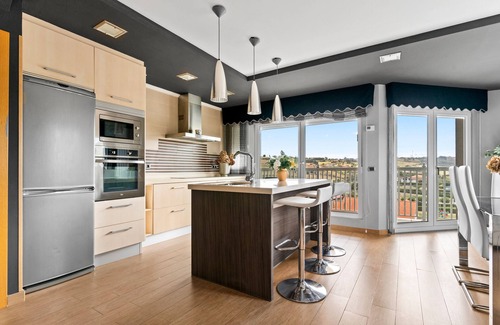 Castrillon House | Holiday Home 'Santa Divina Relax Para 10 Personas' with Balcony and Wi-Fi