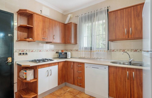 Alanis House | Holiday Home 'Señora De Las Angustias 1' with Mountain View, Shared Pool and Air Conditioning