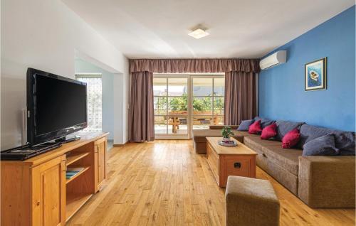 Gajana House | Holiday Home Stgolubovo V