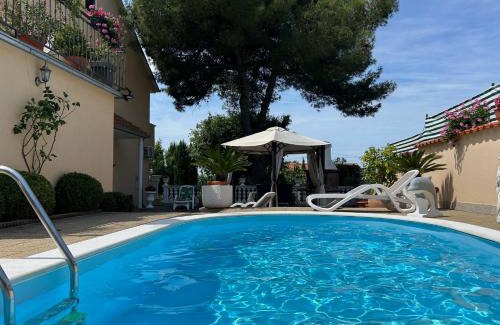 Sveti Filip i Jakov House | Holiday Home Villa Romantica