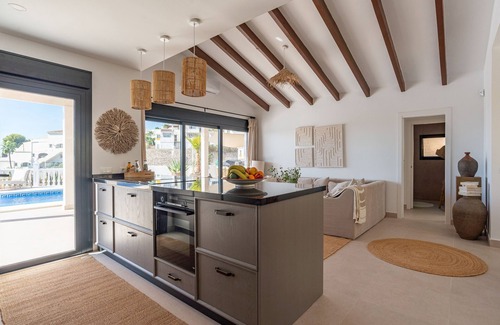 La Capellania House | Holiday Home 'Villa with Privat Saltwater Pool' with Sea View, Wi-Fi and Air Conditioning