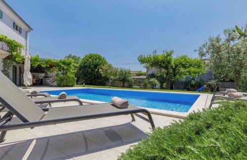 Radovani House | Holiday Home Villa Radovani by Interhome