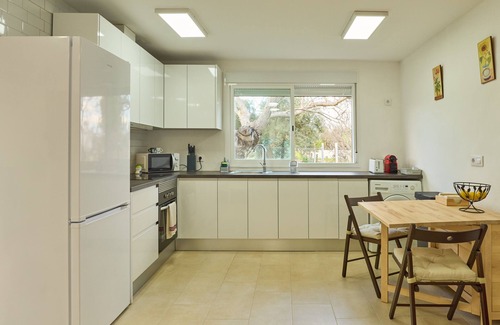 Cordoba House | Holiday Home 'Villa Verde' with Shared Pool, Wi-Fi and Air Conditioning