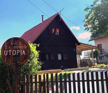 Pokupsko House | Holiday home with hot tube, near the river