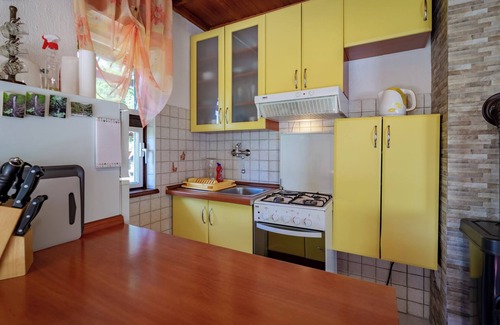 Lokve House | Holiday home with terrace and large garden