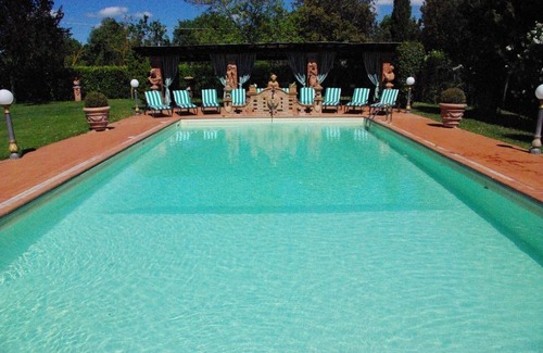 Foiano della Chiana House | Holiday house Foiano della Chiana for 1 - 14 persons with 4 bedrooms - Twin house