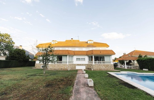 Valdesqui House | Holiday house Alpedrete for 1 - 25 persons with 15 bedrooms - Holiday house