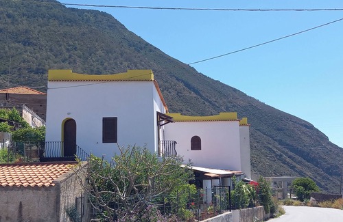 Leni House | Holiday house in Salina