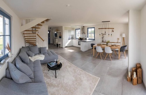 Parow Apartment | Holiday house "Lagom" with garden furniture and beach chair