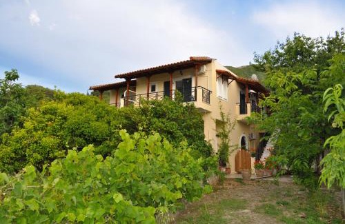 Agios Gordios Apartment | Holiday House Litsa 50 metres from Agios Gordios Beach