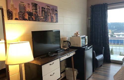 Heritage Downtown Hotel | Holiday House Motel