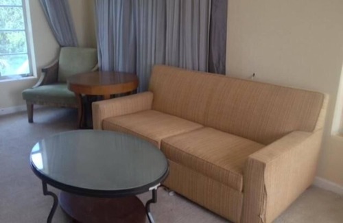 Mango Groves Hotel | Holiday House Motel
