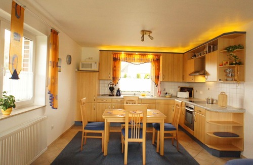 Walchum House | Holiday house right on the lake