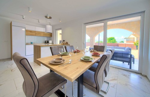 Rasopasno House | Holiday house SEA & SUN RESIDENCE