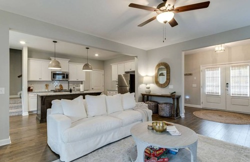 Tullahoma House | Holiday House