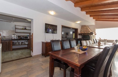 Pomer House | Holiday house Vinkuran for 1 - 24 persons with 13 bedrooms - Holiday house