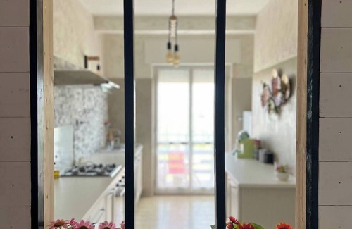 Lido di Campomarino Apartment | Holiday in Campomarino: 2 bedrooms, Wi-Fi, 1 parking space, residence near the sea