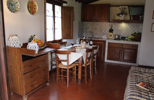 Colle di Val d'Elsa Apartment | Holiday in a former convent from the 14th century - Apartment Il pergolato