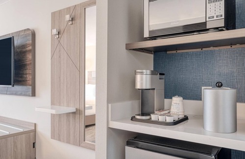 Federal Way Hotel | Holiday Inn Express Federal Way Seattle South by IHG