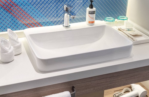 Panyu Hotel | Holiday Inn Express Guangzhou University Town by IHG