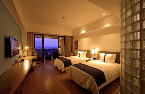 Donghu District Hotel | Holiday Inn Express Haikou West Coast by IHG