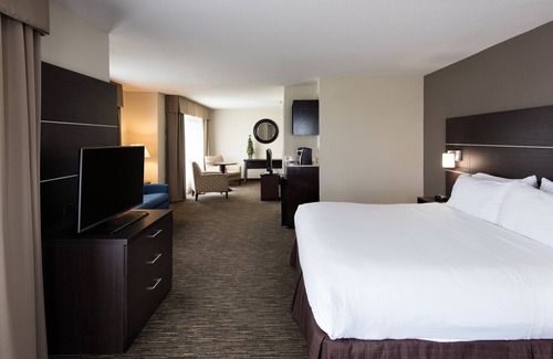 Andover Hotel | Holiday Inn Express Hotel & Suites East Wichita I-35 Andover by IHG