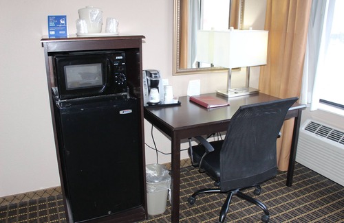 Kansas City Hotel | Holiday Inn Express Kansas City-Liberty by IHG
