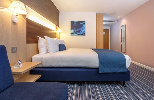 Leigh Hotel | Holiday Inn Express Leigh - Sports Village by IHG