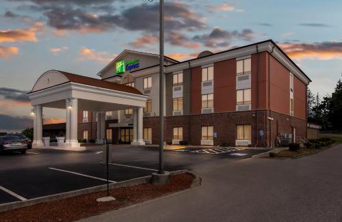 Princeton Hotel | Holiday Inn Express Princeton/I-77 by IHG
