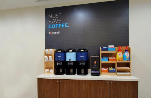 Seguin Hotel | Holiday Inn Express Seguin by IHG
