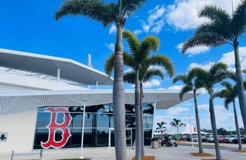 Biggar Hotel | Holiday Inn Express & Suites - Fort Myers Airport by IHG