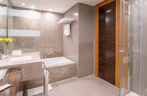 Jeddah Hotel | Holiday Inn Jeddah Gateway by IHG