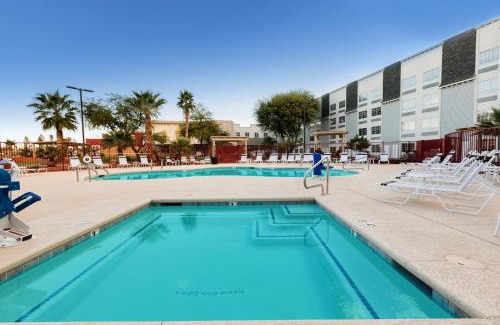 Mesquite Hotel | Holiday Inn Resort Mesquite by IHG