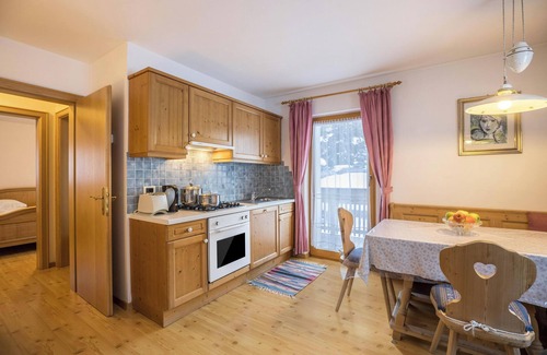 Mareo Apartment | Holiday Apartment "3 - Ciasa Primula"
