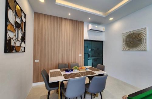 Bang Saen Ville House | Holiday Pool Villa Bangsean Chonburi - 3 Bedrooms Villas up to 12 people