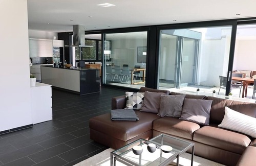 Ruetli House | Holiday villa by the lake 3 for 2-4 persons