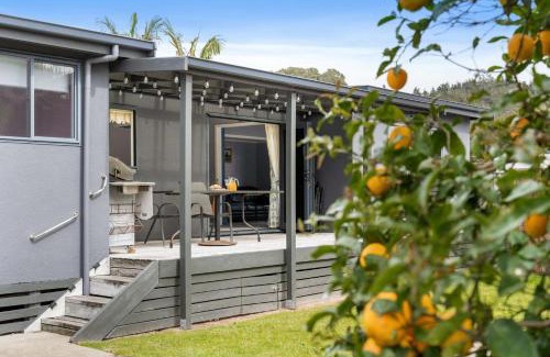 Whangamata House | Holidays on Hampton - House plus sleep-out
