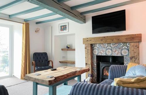 Kelstedge House | Holly Cottage