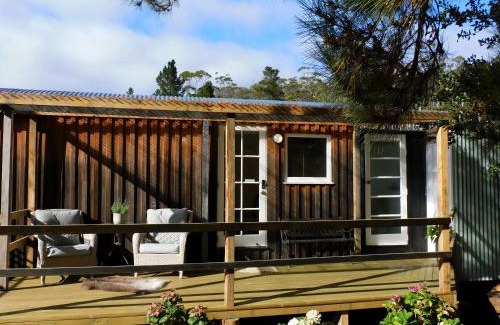 South Bruny House | Holly Tree Hut Eco Farmstay