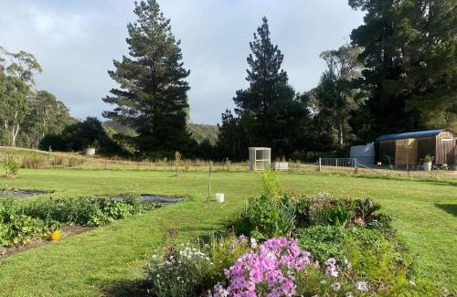 South Bruny House | Holly Tree Hut Eco Farmstay