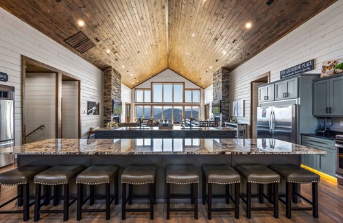 Gatlinburg - Pigeon Forge Cabin | HOLY COW! 16 Bedroom Luxury! PUPPY SPA/POOL/VIEWS, GOT IT ALL!