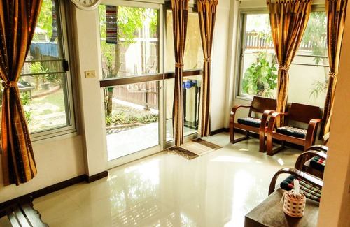 Chiang Mai House | Hom Kamhin - A Local homestay in Chiangmai
