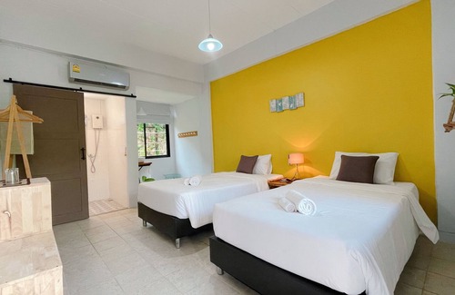 San Pa Thong Hotel | Home at Nine