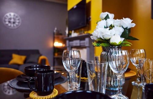 Beeston House | Home away from Home Entire 2 bedroom house