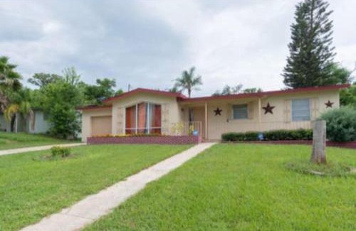 Deltona Lakes House | Home away from Home!