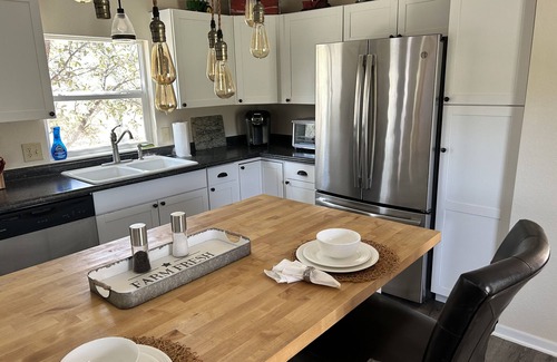 Kerrville House | Home on 5 acres Super close to town.